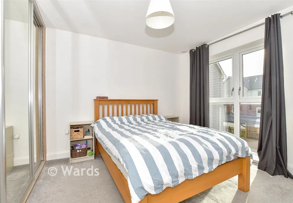 Bedroom - The Avenue, Tunbridge Wells, Kent - Wards of Kent