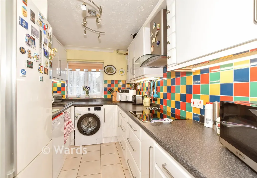 Kitchen - Suffolk Street, Whitstable, Kent - Wards of Kent