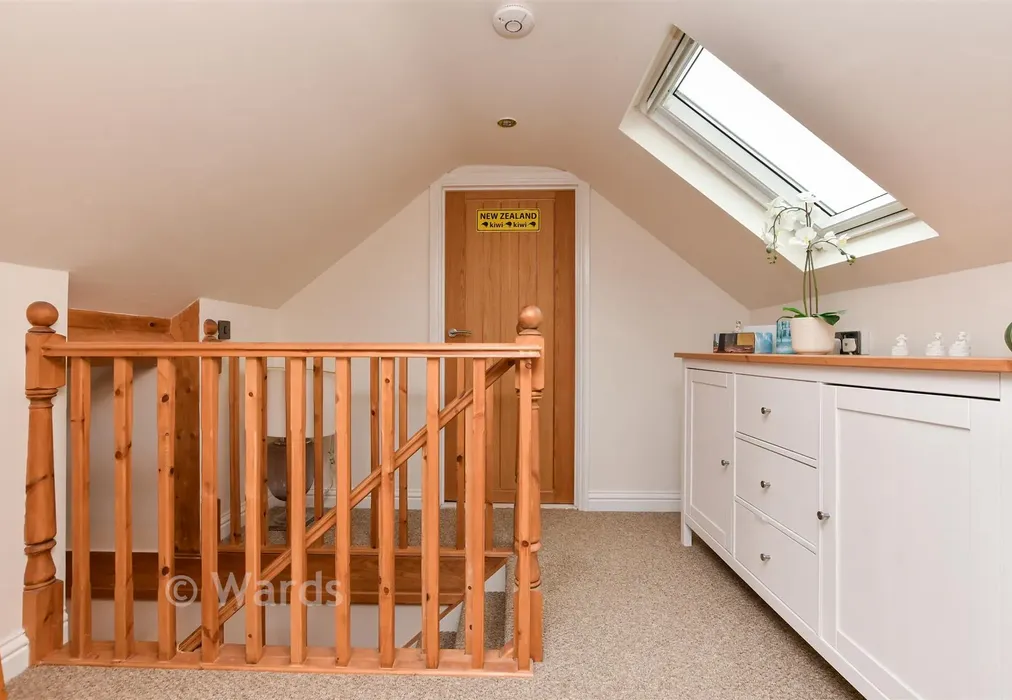 Landing - Leighville Drive, Herne Bay, Kent - Wards of Kent