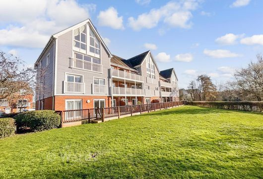 The Lakes, Larkfield, Kent - Wards of Kent