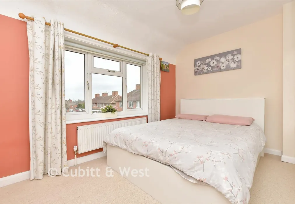 Bedroom 1 - Winchcombe Road, Carshalton, Surrey - Wards of Kent