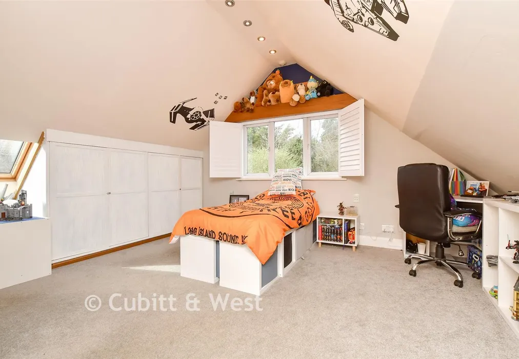 Bedroom 1 - The Green, Dorking Road, Tadworth, Surrey - Wards of Kent