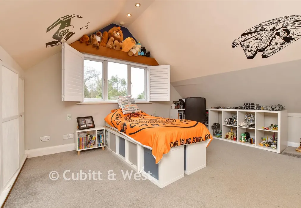 Bedroom 1 - The Green, Dorking Road, Tadworth, Surrey - Wards of Kent
