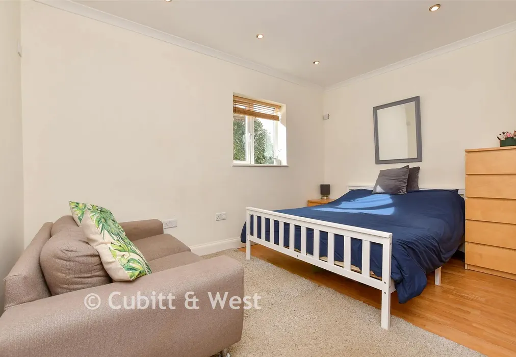 Bedroom 3 - The Green, Dorking Road, Tadworth, Surrey - Wards of Kent