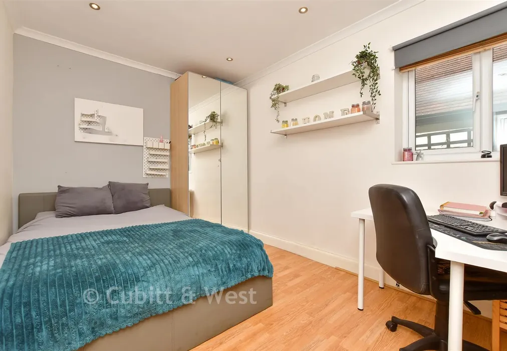 Bedroom 2 - The Green, Dorking Road, Tadworth, Surrey - Wards of Kent
