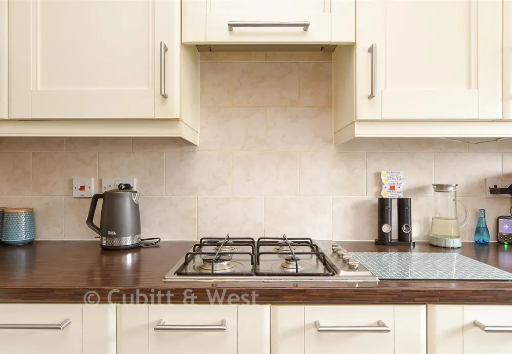 Internal Lifestyle Photograph - Reigate Road, Epsom, Surrey - Wards of Kent