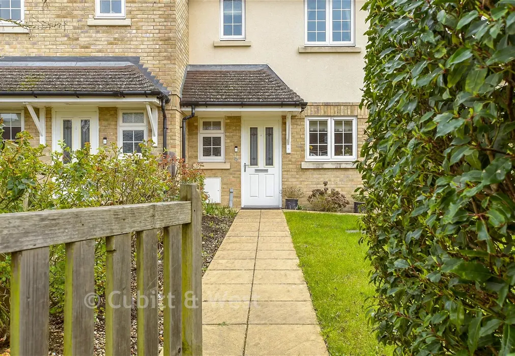 External Lifestyle Photograph - Reigate Road, Epsom, Surrey - Wards of Kent