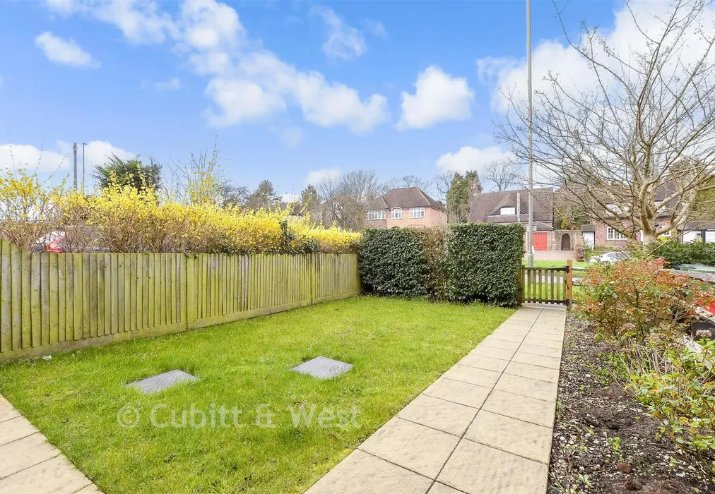 Front Garden - Reigate Road, Epsom, Surrey - Wards of Kent