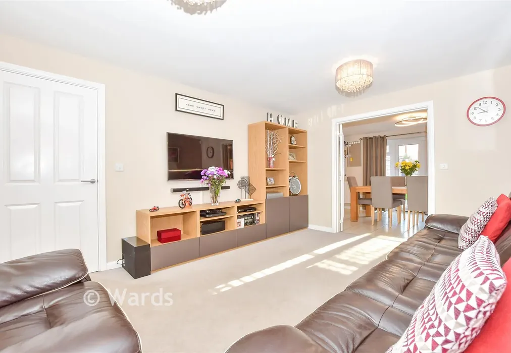 Lounge - Broke Wood Way, Maidstone, Kent - Wards of Kent