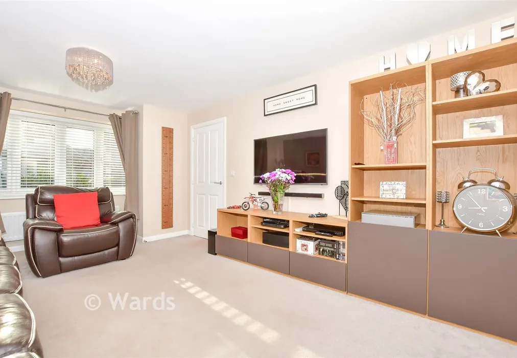 Lounge - Broke Wood Way, Maidstone, Kent - Wards of Kent