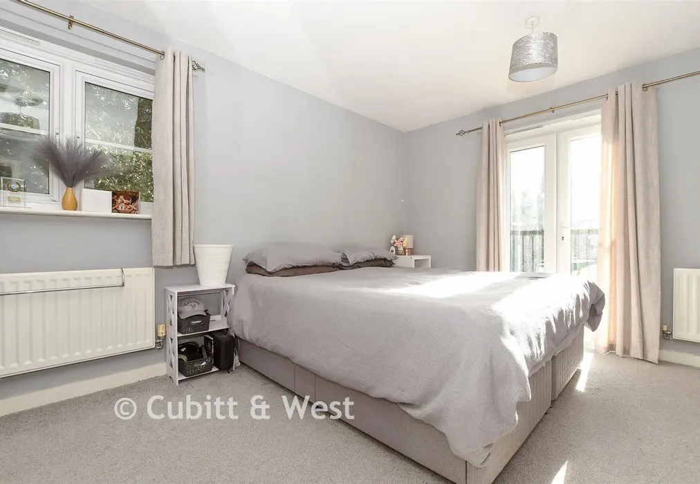 Lounge/Diner - Kingsfield Way, Redhill, Surrey - Wards of Kent