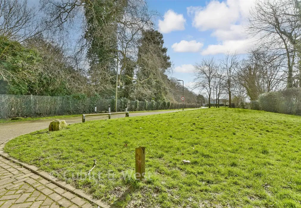 Surrounding Area - Kingsfield Way, Redhill, Surrey - Wards of Kent