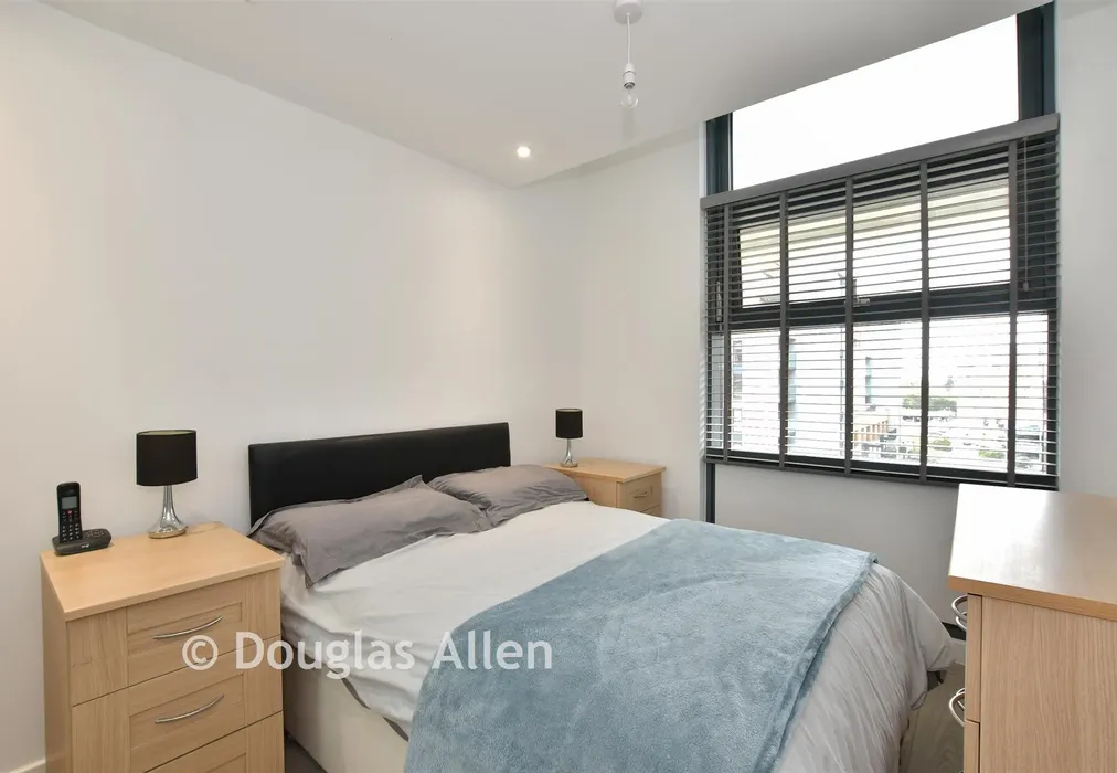 Bedroom - Edinburgh Gate, Harlow, Essex - Wards of Kent