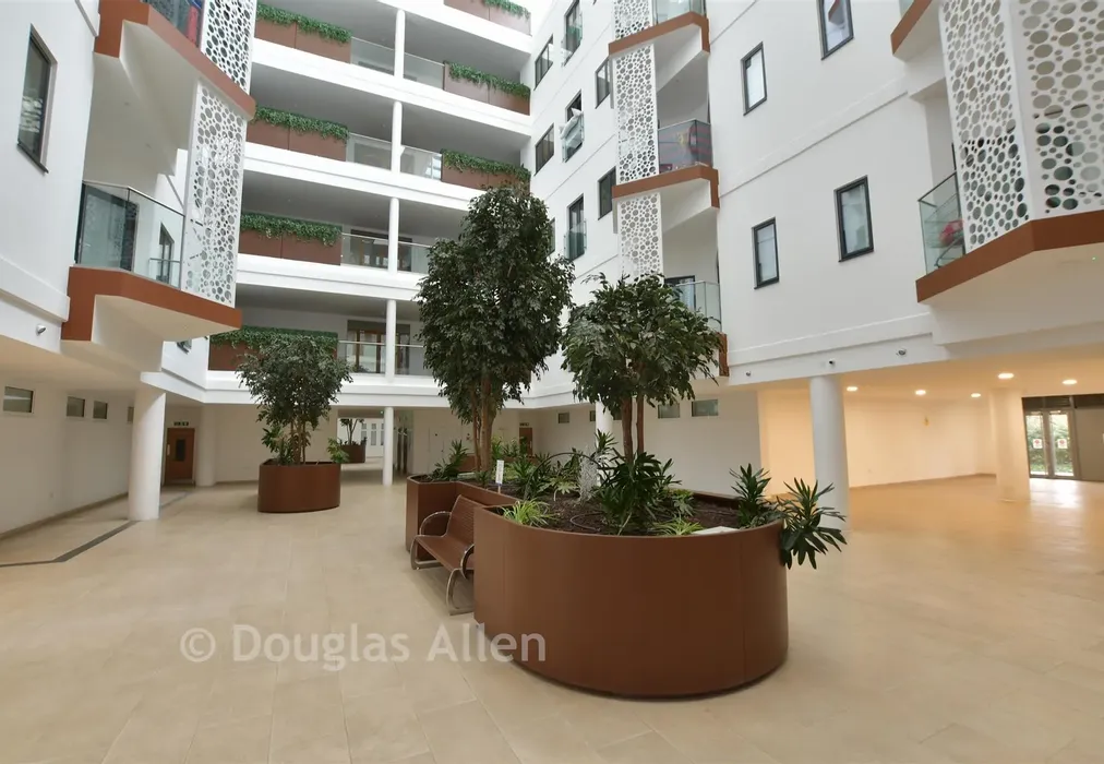 Hallway - Edinburgh Gate, Harlow, Essex - Wards of Kent