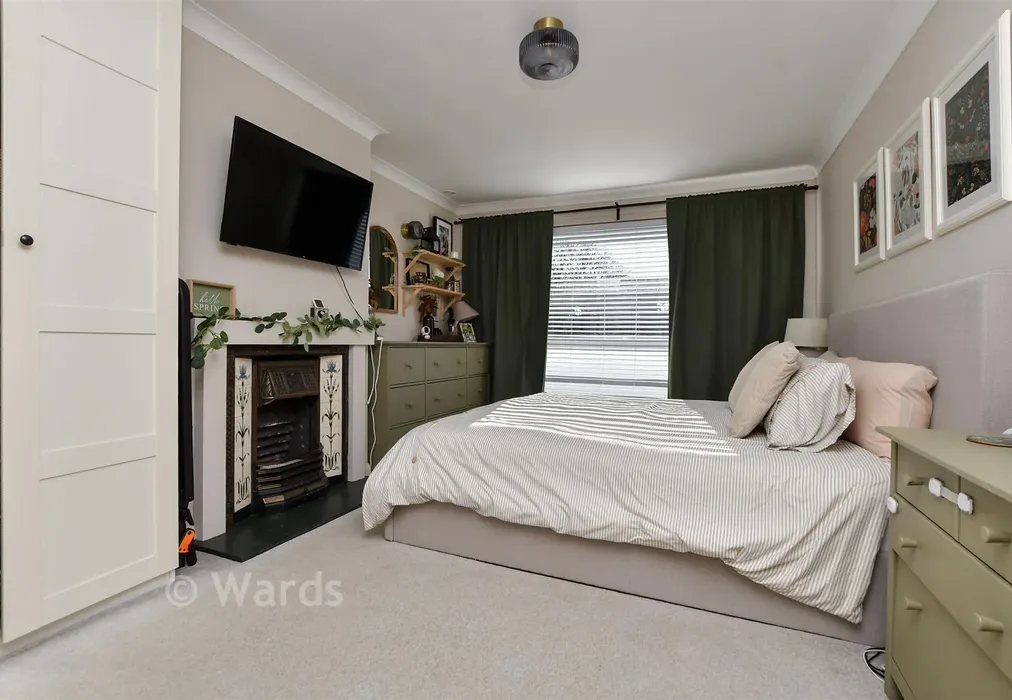 Bedroom 1 - Out Elmstead Lane, Barham, Canterbury, Kent - Wards of Kent