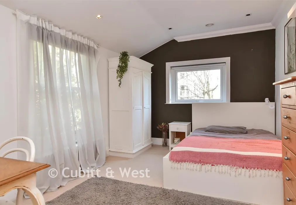 Bedroom 3 - Dyke Road Drive, Brighton, East Sussex - Wards of Kent