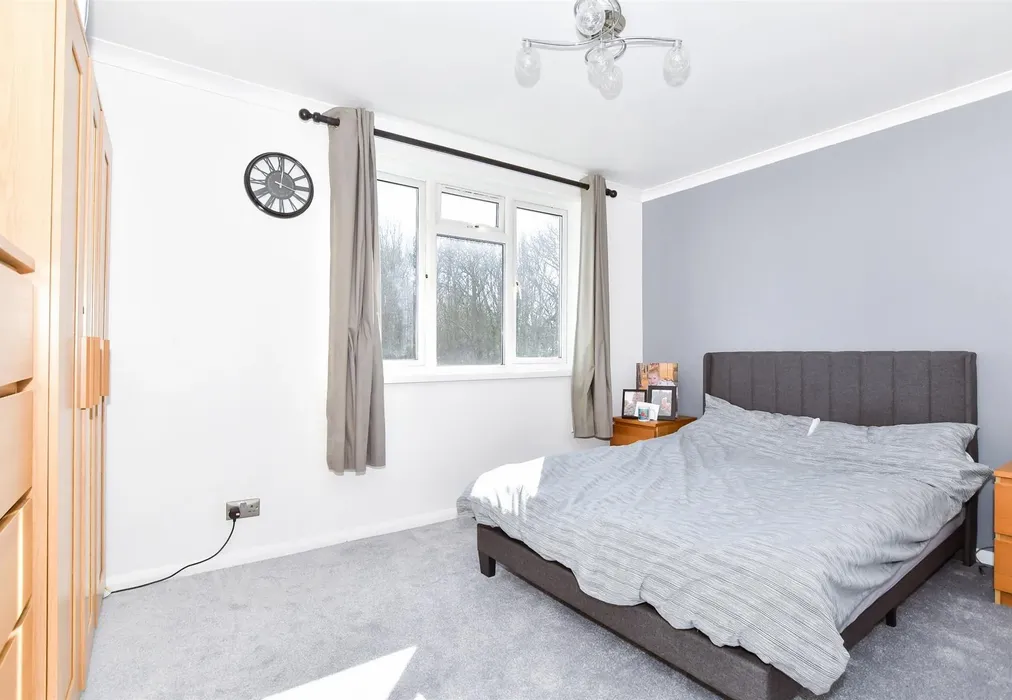 Bedroom 1 - Sandling Lane, Penenden Heath, Maidstone, Kent - Wards of Kent