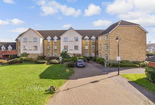 Mercer Close, Larkfield, Kent - Wards of Kent