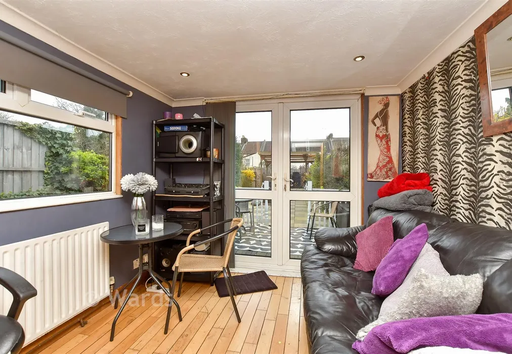 Family Room - Rock Avenue, Gillingham, Kent - Wards of Kent
