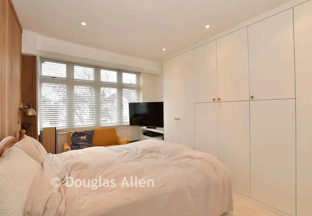 Bedroom 1 - Frances Road, Chingford - Wards of Kent