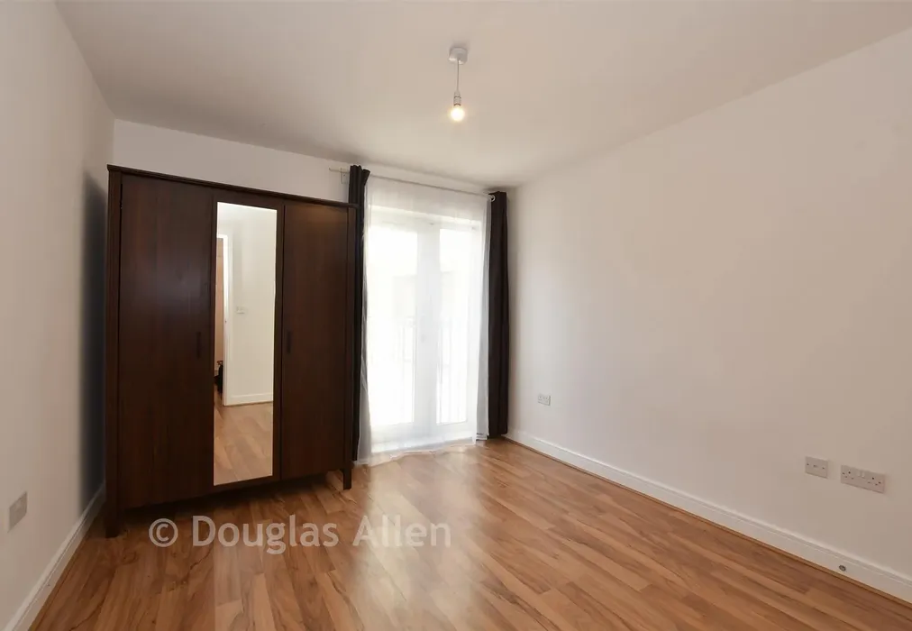 Bedroom 1 - Maxwell Road, Romford, Essex - Wards of Kent