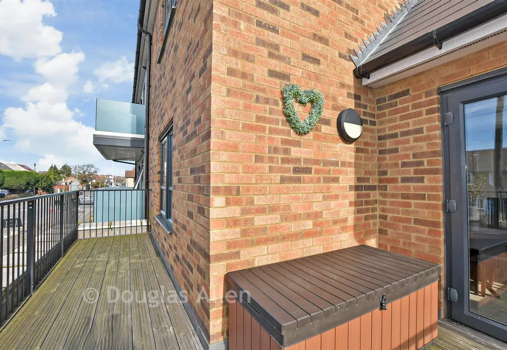 Balcony / Terrace - Faringdon Avenue, Romford, Essex - Wards of Kent