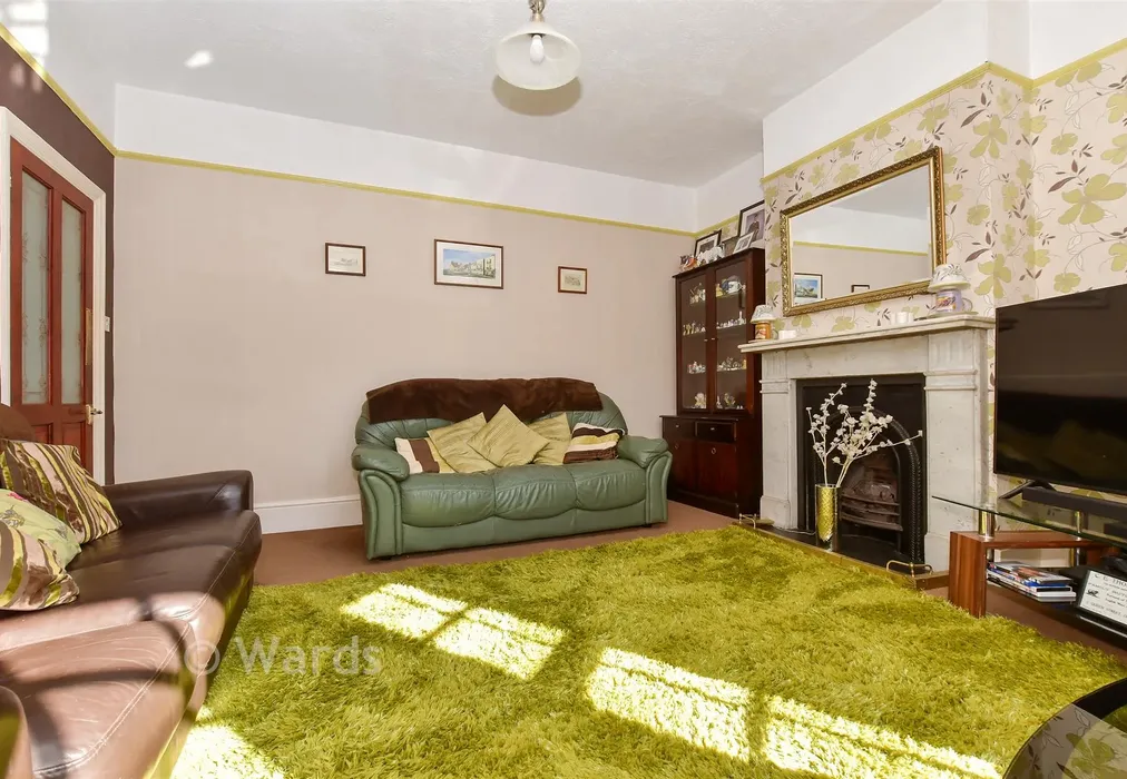 Lounge - Grange Road, Deal, Kent - Wards of Kent