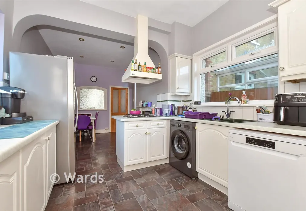 Kitchen/ Breakfast Room - Grange Road, Deal, Kent - Wards of Kent
