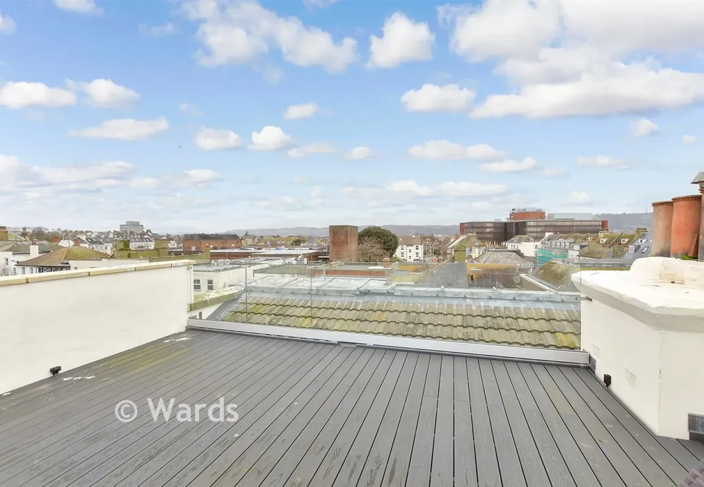 Balcony/Terrace - Pleydell Gardens, Folkestone, Kent - Wards of Kent