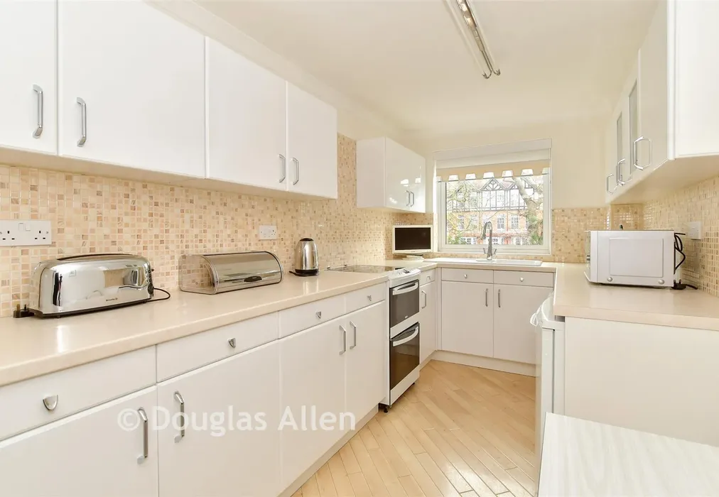 Kitchen - Woodhaven Gardens, Ilford, Essex - Wards of Kent