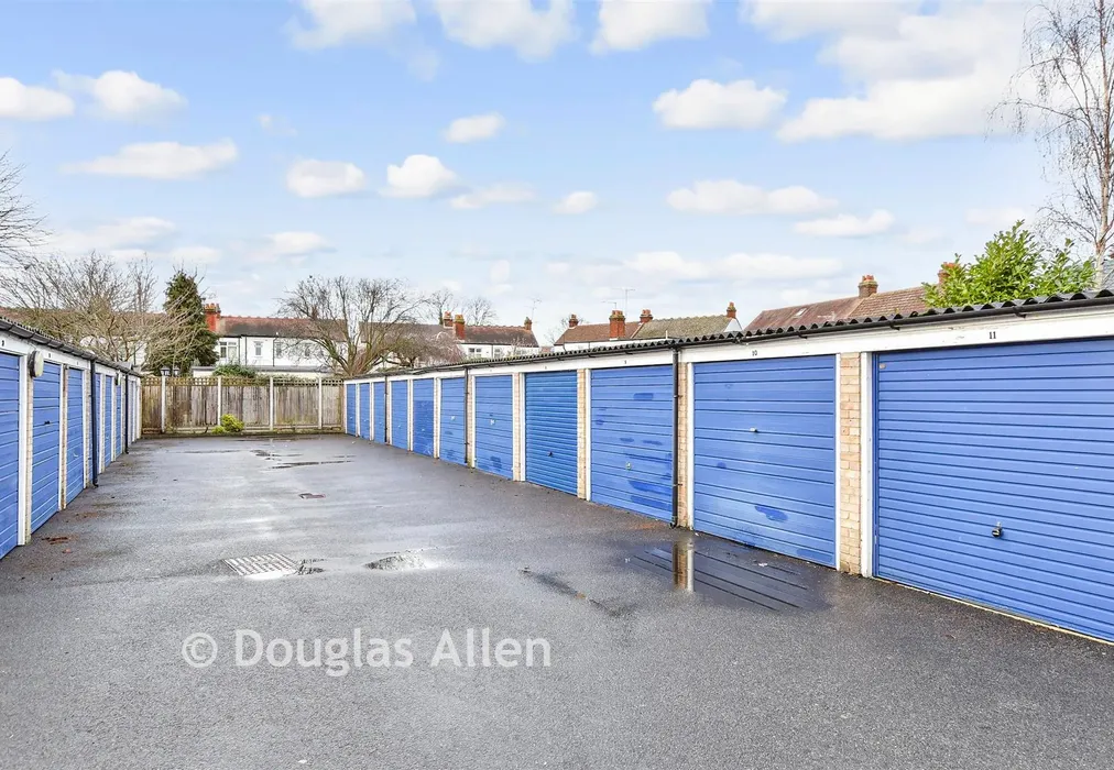 Garage - Woodhaven Gardens, Ilford, Essex - Wards of Kent