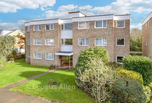 Woodhaven Gardens, Ilford, Essex - Wards of Kent