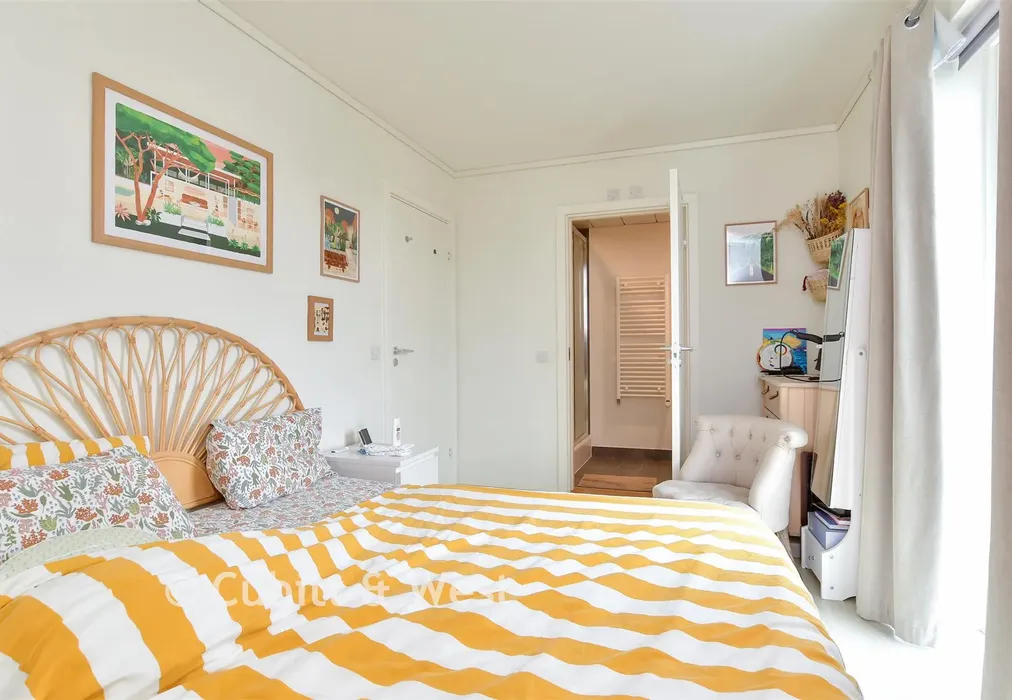 Bedroom 1 - Ladybower Road, Worthing, West Sussex - Wards of Kent