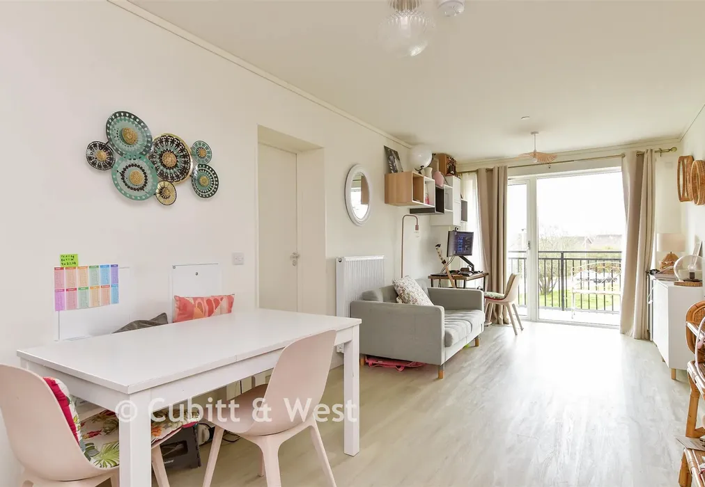 Living Area - Ladybower Road, Worthing, West Sussex - Wards of Kent