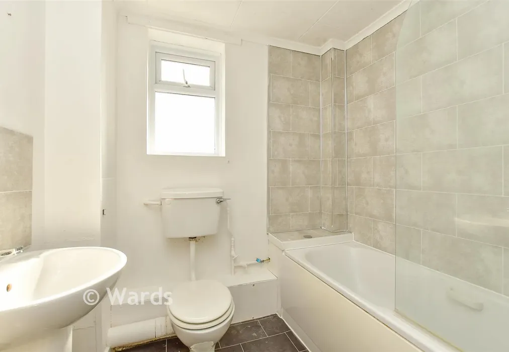 Bathroom - Wentworth Drive, Sittingbourne, Kent - Wards of Kent