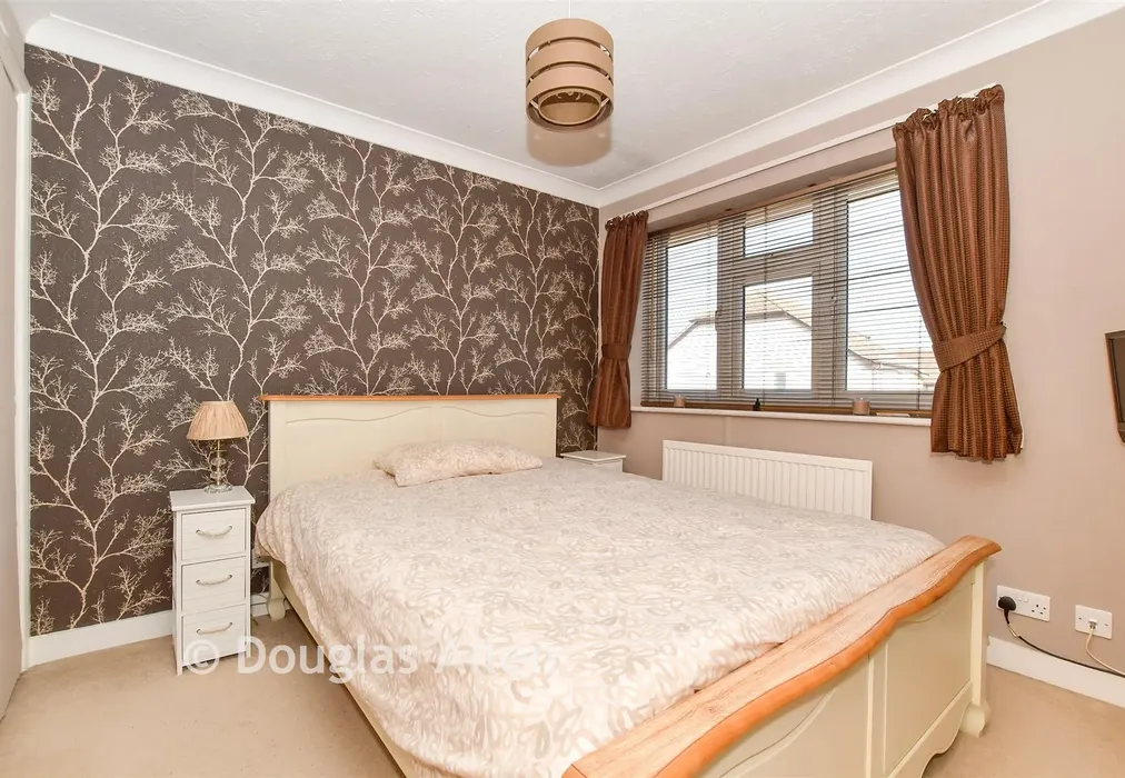 Bedroom 1 - Church Road, Laindon, Basildon, Essex - Wards of Kent