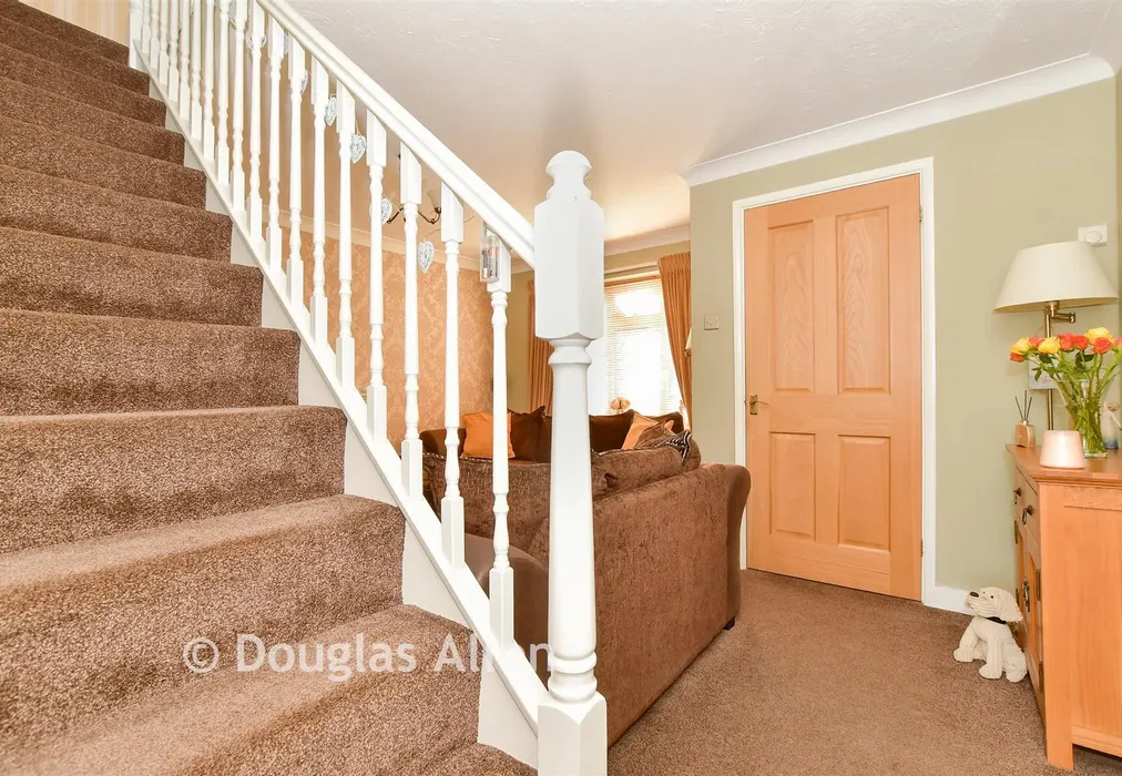 Lounge - Church Road, Laindon, Basildon, Essex - Wards of Kent