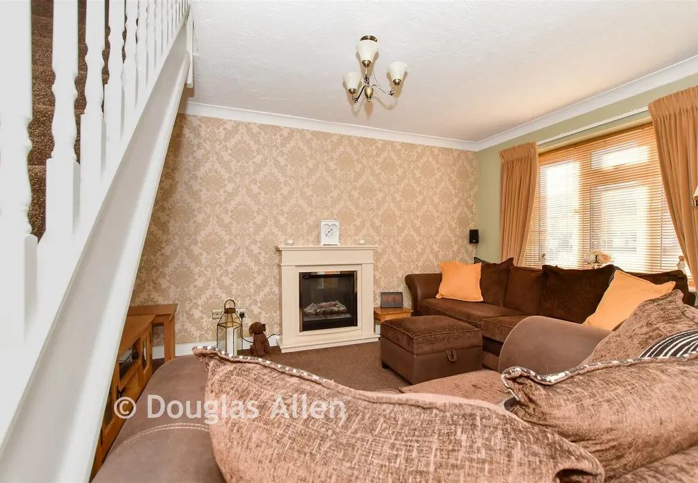 Lounge - Church Road, Laindon, Basildon, Essex - Wards of Kent