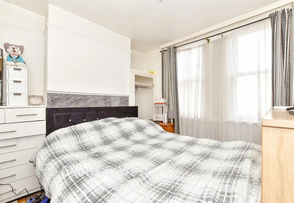 Bedroom - Marine Drive West, Bognor Regis, West Sussex - Wards of Kent