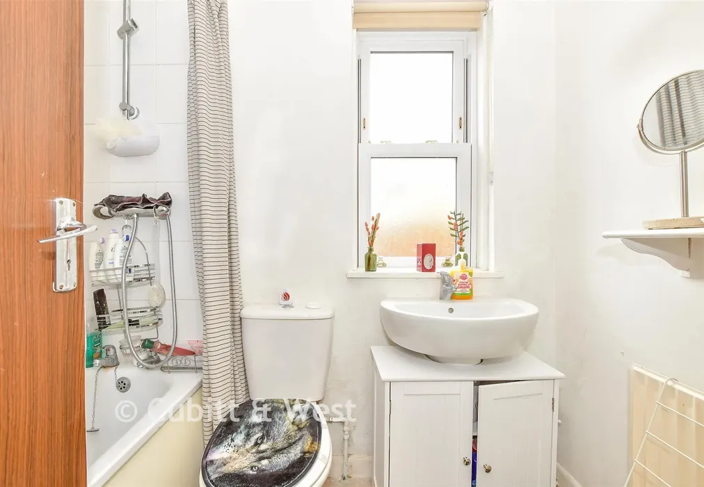 Bathroom - Marine Drive West, Bognor Regis, West Sussex - Wards of Kent