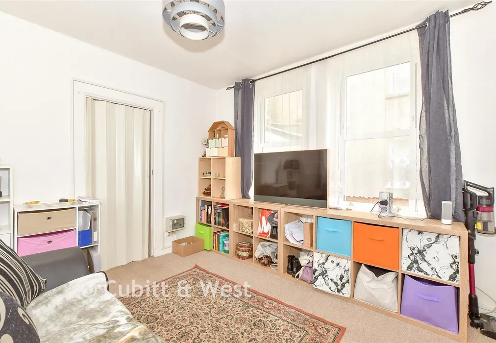 Lounge - Marine Drive West, Bognor Regis, West Sussex - Wards of Kent