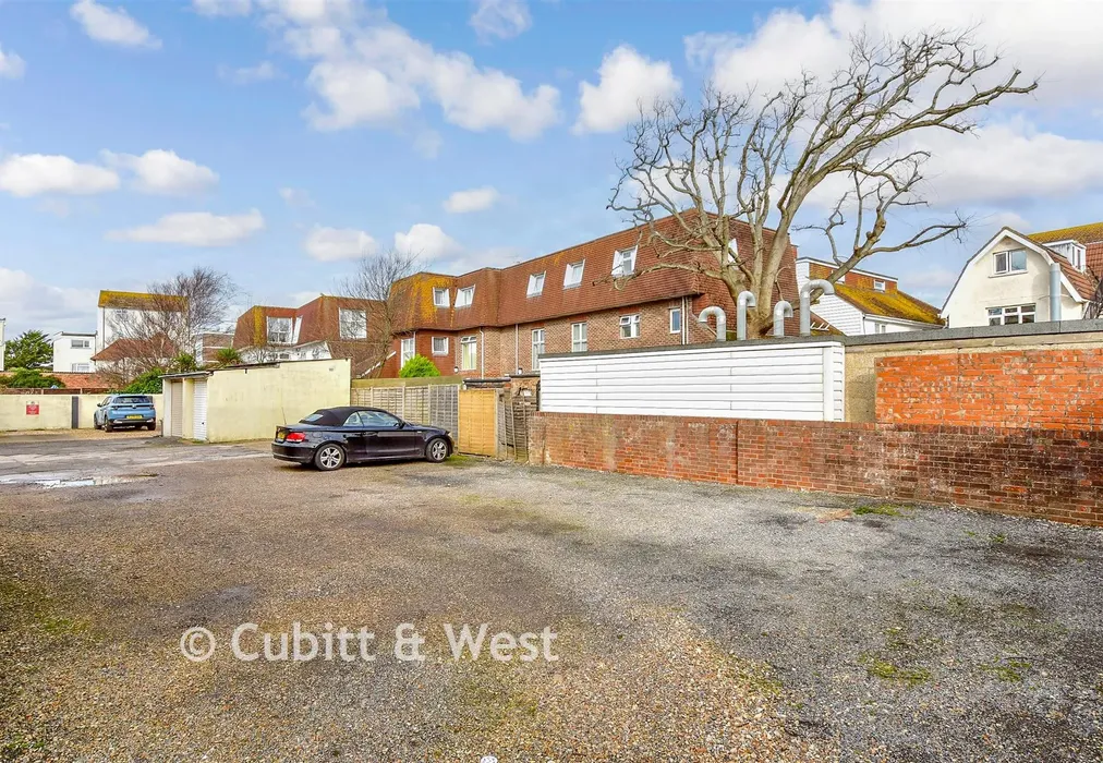 External Lifestyle Photograph - Marine Drive West, Bognor Regis, West Sussex - Wards of Kent