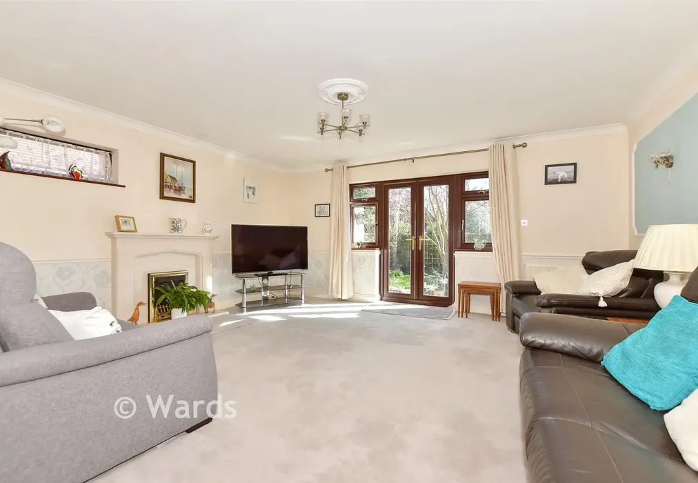 Lounge - Lawrence Gardens, Herne Bay, Kent - Wards of Kent