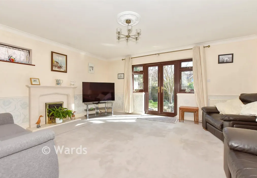 Lounge - Lawrence Gardens, Herne Bay, Kent - Wards of Kent
