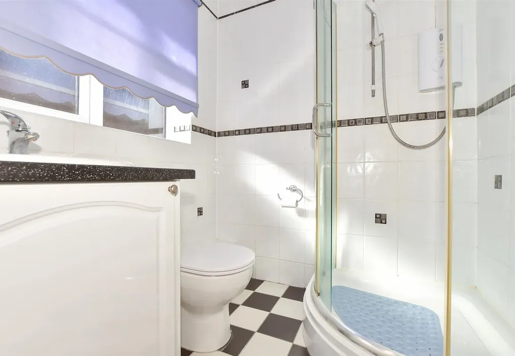 En-Suite Shower Room - Lawrence Gardens, Herne Bay, Kent - Wards of Kent