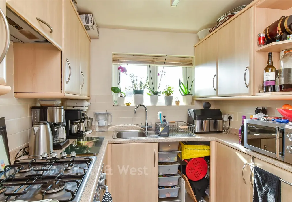 Kitchen - Manning Road, Littlehampton, West Sussex - Wards of Kent