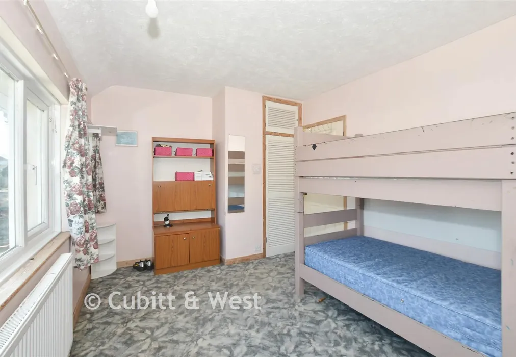 Bedroom 1 - Rushlake Road, Brighton, East Sussex - Wards of Kent