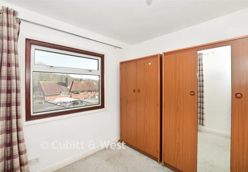 Dressing Room - Rushlake Road, Brighton, East Sussex - Wards of Kent