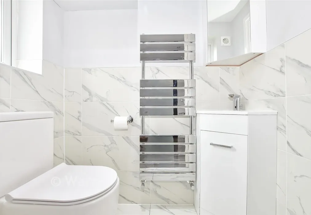 Cloakroom - Thomas Rider Way, Boughton Monchelsea, Maidstone, Kent - Wards of Kent