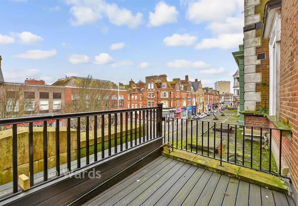 Balcony / Terrace - Pleydell Gardens, Folkestone, Kent - Wards of Kent